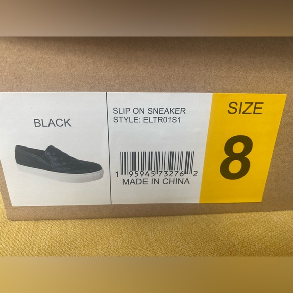 STEVE MADDEN Quilted Slip-on - New in box! - Picture 9 of 12